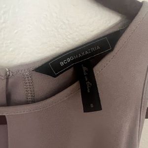 BCBG jumper. Size small. Gently worn with no damage. Neutral stone color.